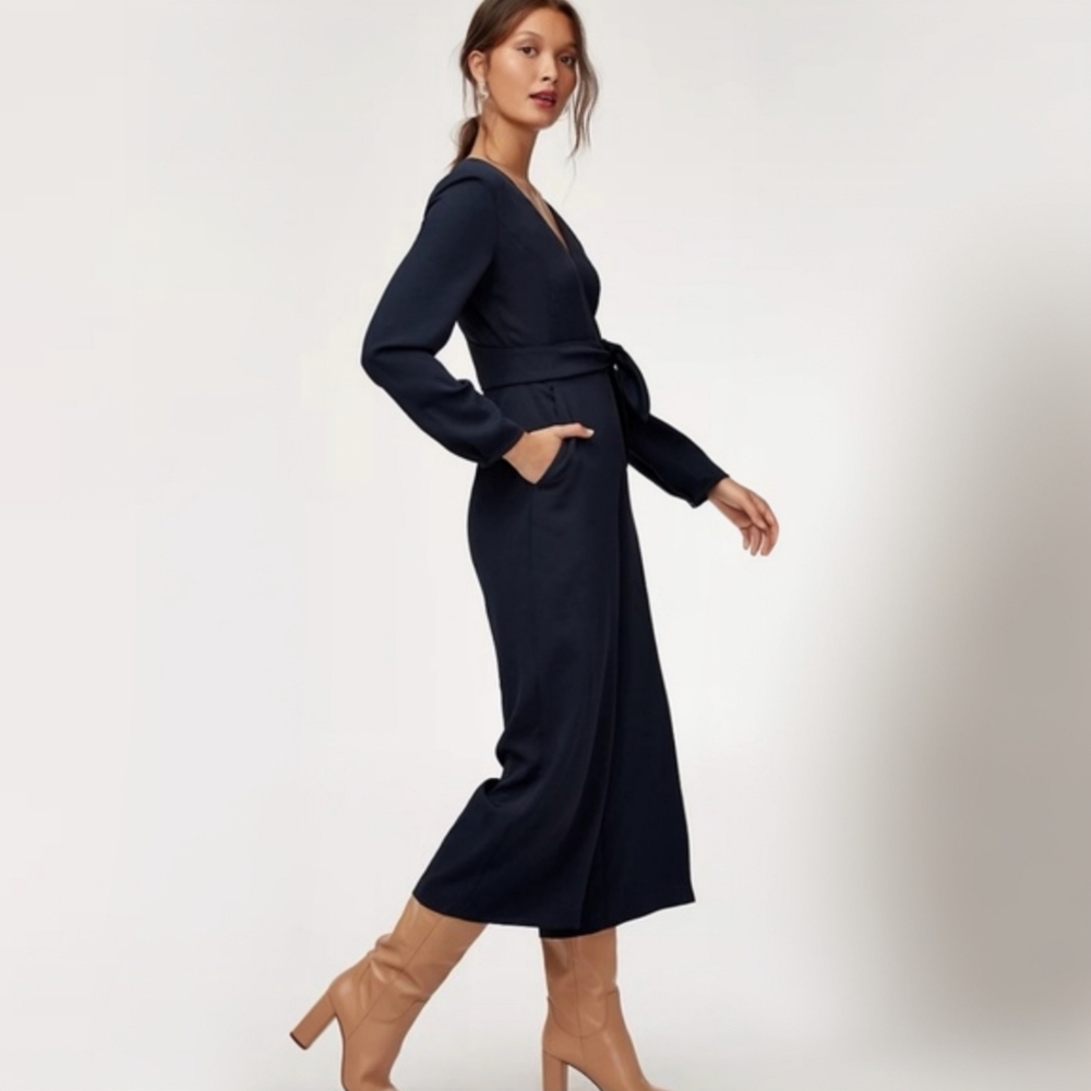 Aritzia Wilfred Écoulement V-Neck Tie Waist Jumpsuit Black Size 6 - Picture 8 of 9
